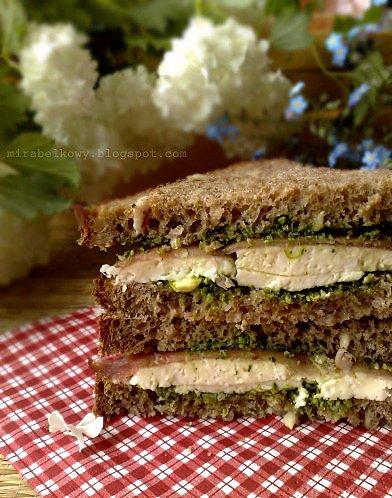 Kanapki z pesto, szynką i buntem