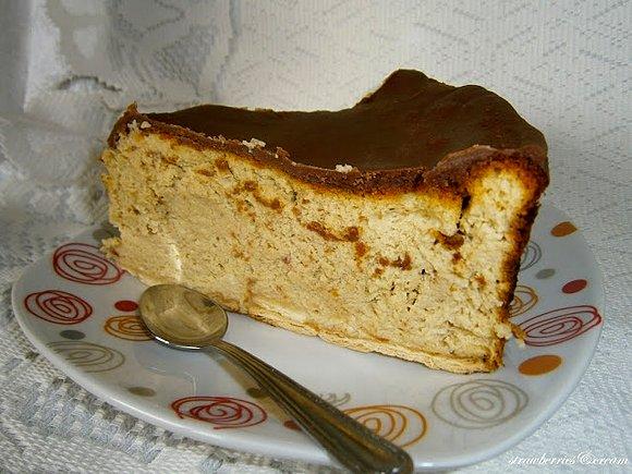 Bananowy sernik z migdałami