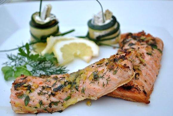Grillowany łosoś z włoską gremolatą