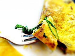 Wytrawny omlet z suszonymi pomidorami na super śniadanie