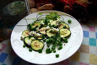 Grillowana cukinia z kozim serem