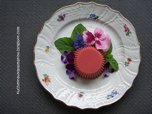 Truskawkowa panna cotta