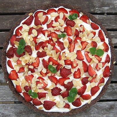 Tarta pełnoziarnista czekoladowa truskawkowa