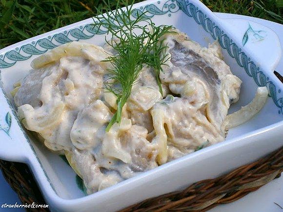 Śledzie w śmietanie