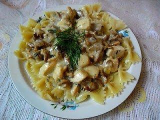 Makaron z sosem serowym