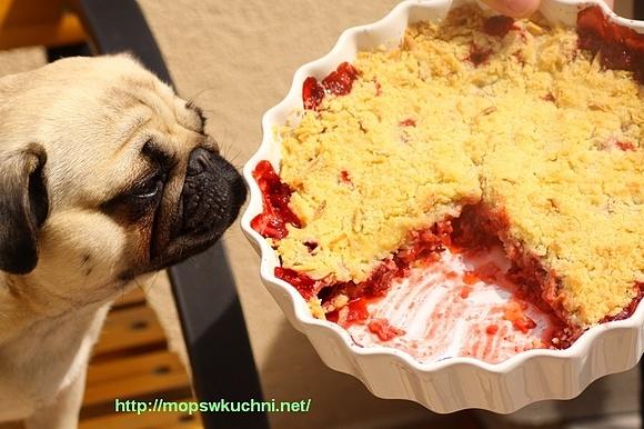 Crumble truskawkowe z migdałami