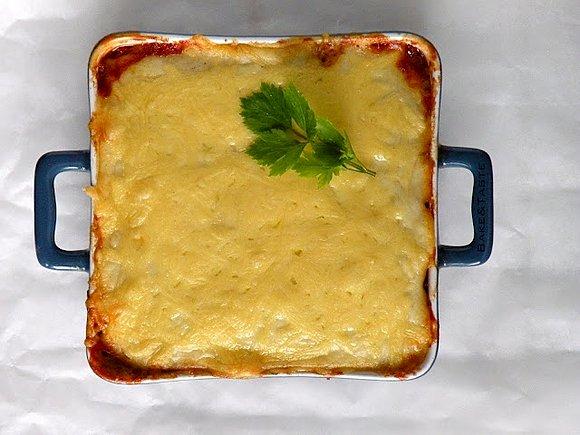 Musaka Moussaka – tradycyjne danie z warzyw i mięsa