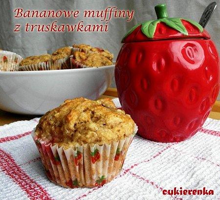 Bananowe muffiny z truskawkami