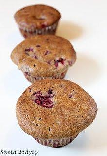 Pełnoziarniste muffiny z malinami