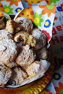Ciasteczka san vigilini z rodzynkami i cytrynową skórką