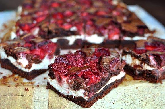 Sernikobrownie z truskawkami