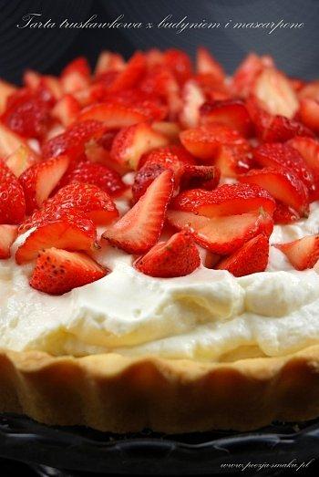 Truskawkowa tarta z mascarpone – pyszny deser sezonowy