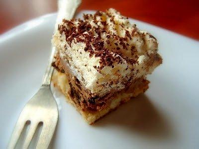 Ciasto z nutellą i suszonymi śliwkami