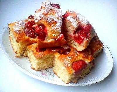 Ciasto jogurtowe z truskawkami