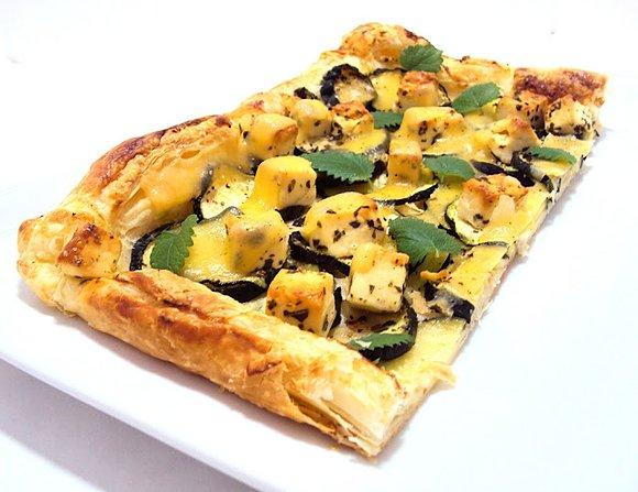Tarta z cukinią, fetą i miętą na cieście francuskim
