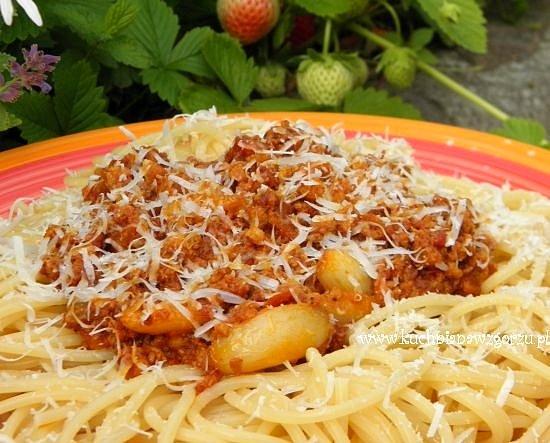 Makaron na zdrowie z mięsem i warzywami