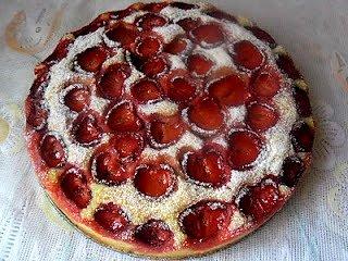 Jogurtowe ciasto z truskawkami