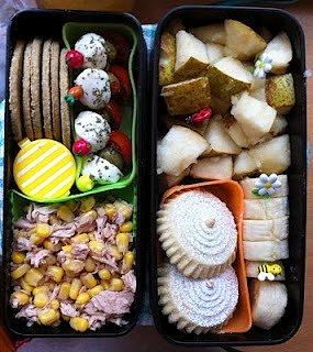 Bento nr 2 wytrawne i słodkie dania w prostym stylu