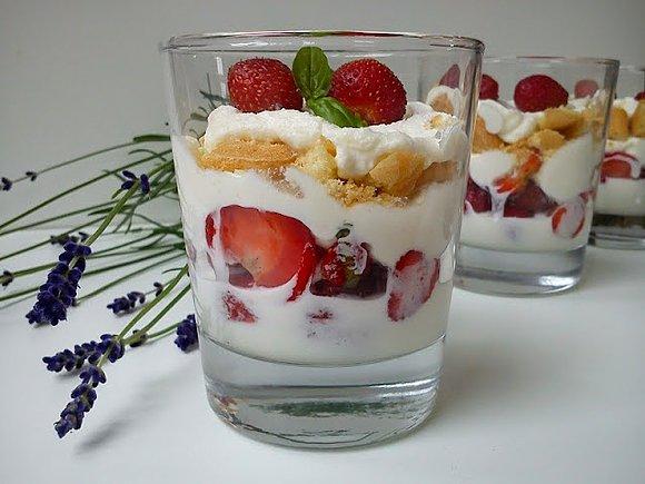 Ricotta z truskawkami na deser