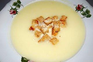 Zupa krem z białych szparagów z parmezanem