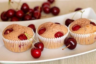 Muffiny z czereśniami