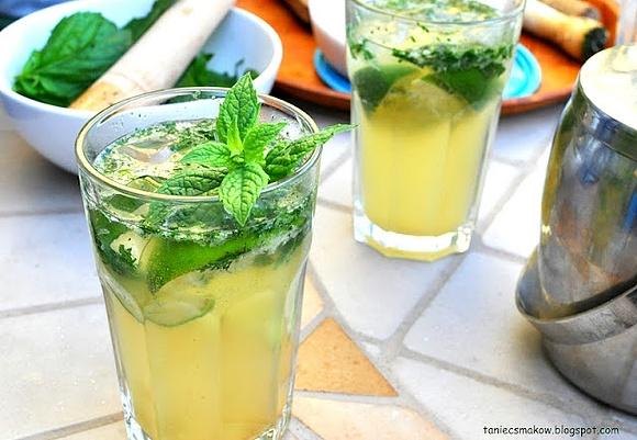 Mojito - przepis na klasyczny rumowy drink z miętą i limonką
