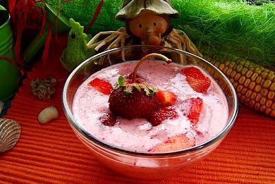 Deserek truskawkowy z serkiem waniliowym