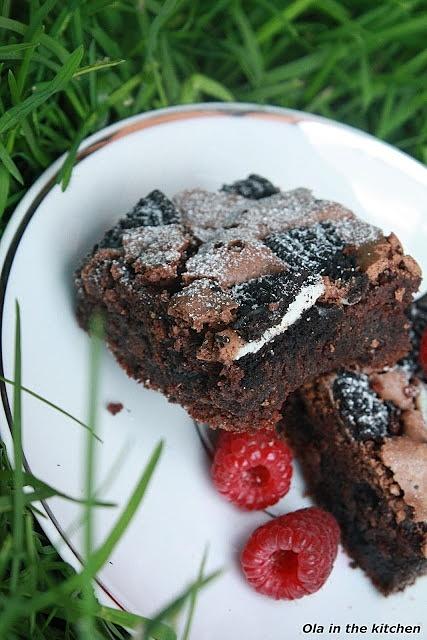 Brownie z markizami i czekoladą