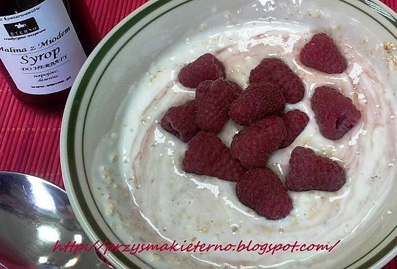 Jogurt naturalny malinowy