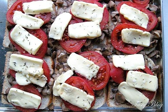 Pizza ekspresowa na pieczywie tostowym