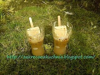 Mrożona kawa z mlekiem i lodami