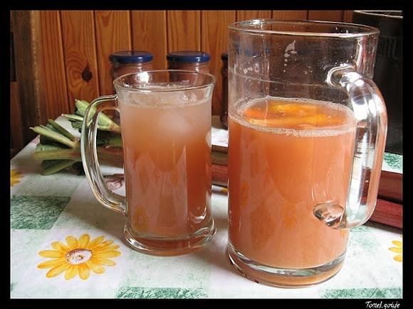 Napój rabarbarowo-pomarańczowy