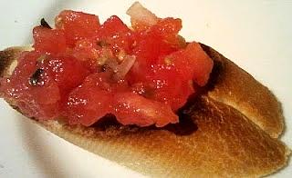 Bruschetta z pomidorami i bazylią przewodnik