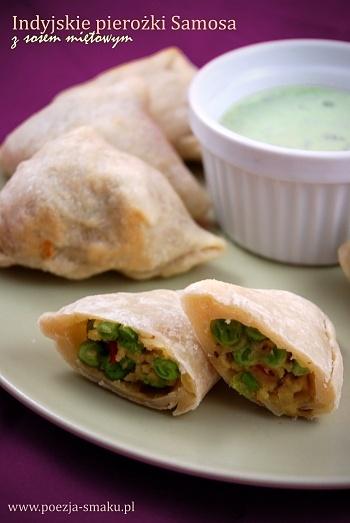 Indyjskie pierożki samosa z sosem miętowym