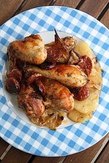 Pieczony kurczak z chorizo i ziemniakami