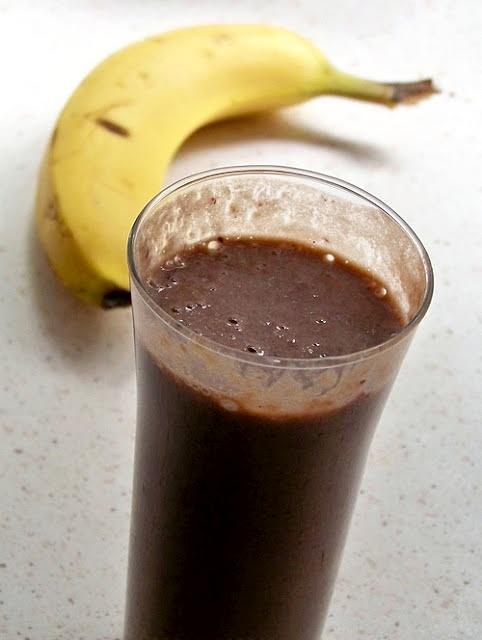 Bananowo-malinowa kawa - przepis na zimny koktajl