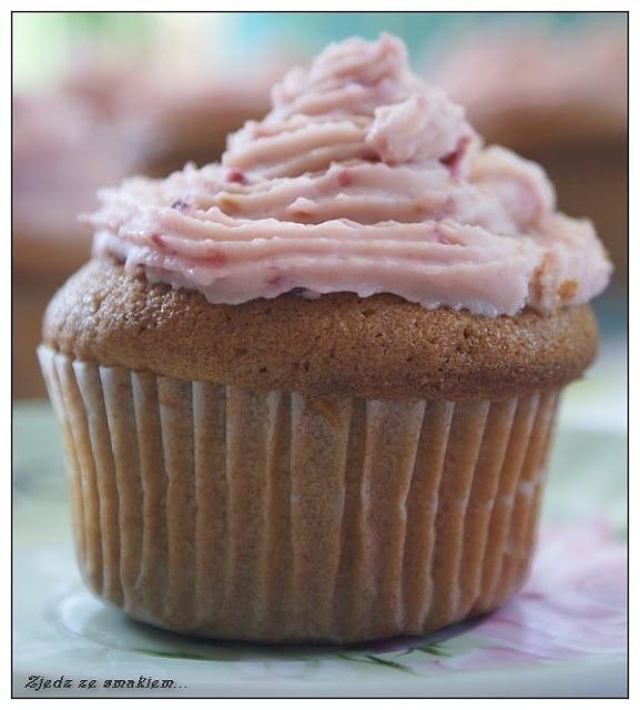 Malinowe cupcakes