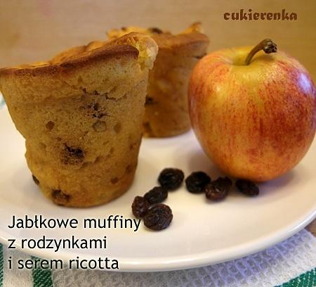 Jabłkowe babeczki z rodzynkami i serem ricotta