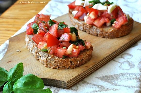 Bruschetta z pomidorami