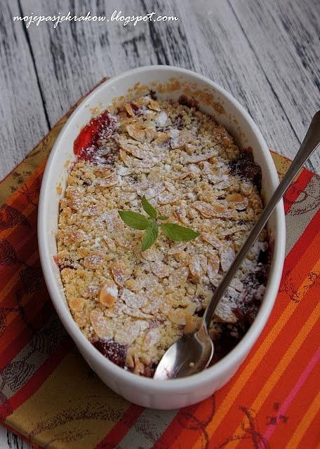 Crumble truskawkowo-porzeczkowe