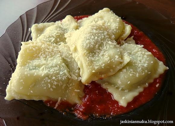 Ravioli z ricottą i szpinakiem