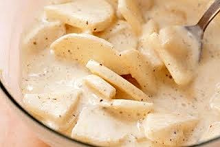 Jogurtowa surówka z rzodkiewki Daikon