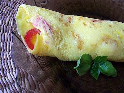 Omlet z papryką i pomidorami