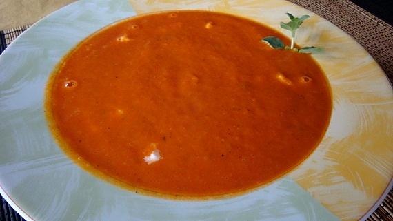 Zupa z grillowanych pomidorów i czerwonej papryki
