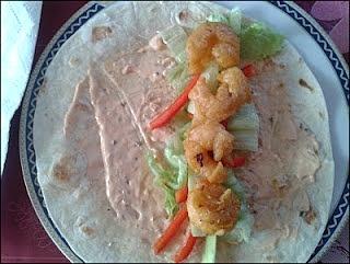 Tortilla z krewetkami królewskimi