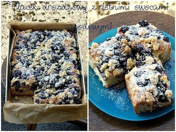 Placek drożdżowy z letnimi owocami jagodowymi