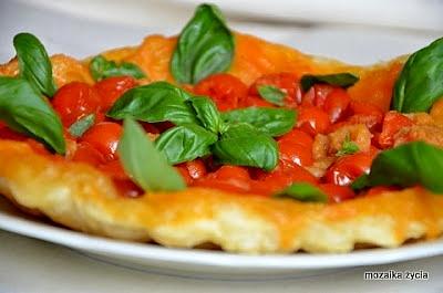Tarta Tatin z pomidorkami koktajlowymi