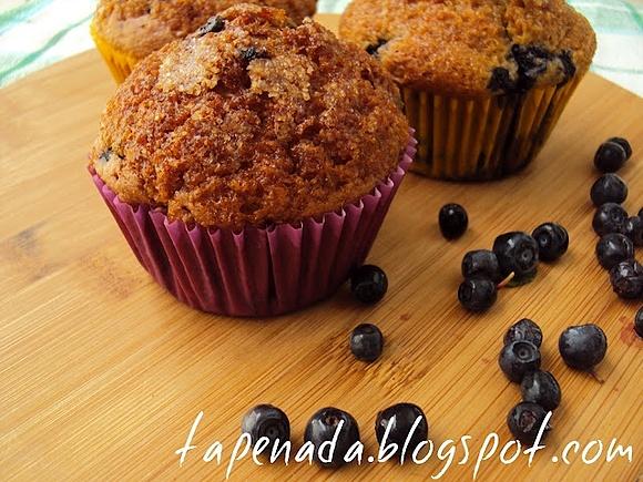 Muffiny z jagodami i trzcinowym cukrem