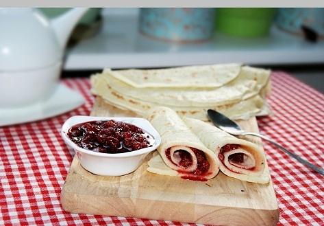 Poziomki do naleśników w słodkim syropie