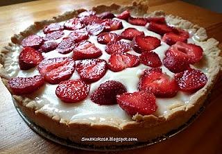 Tarta z panną cottą i truskawkami